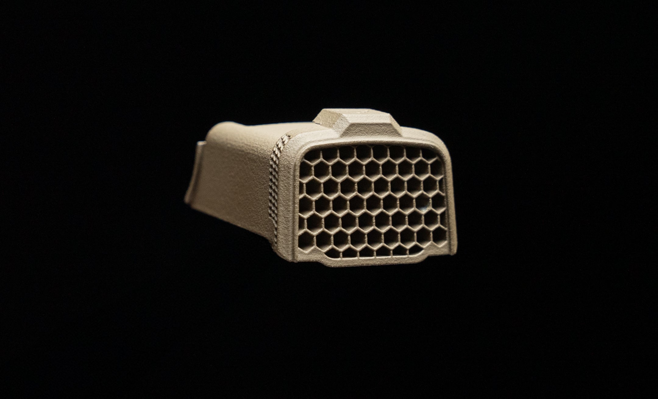 HexCap killflash anti-reflection scope cover on EOTech EXPS holographic sight