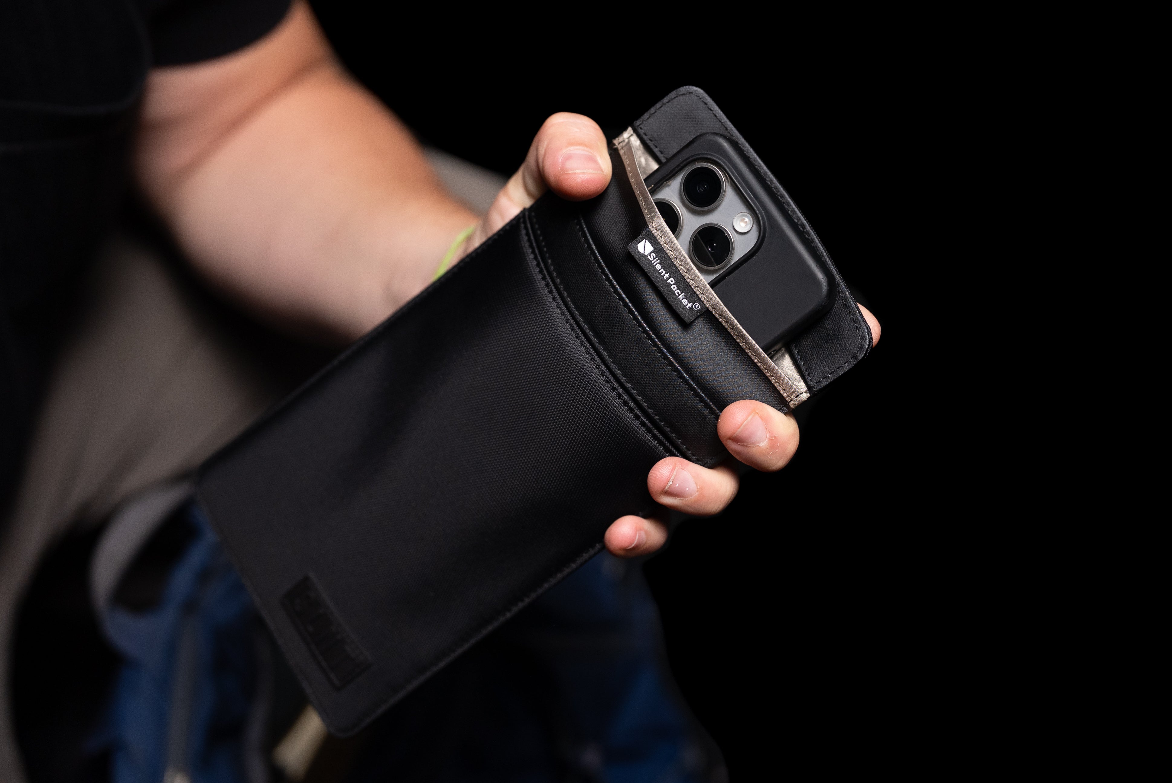 SLNT Faraday Phone Sleeve