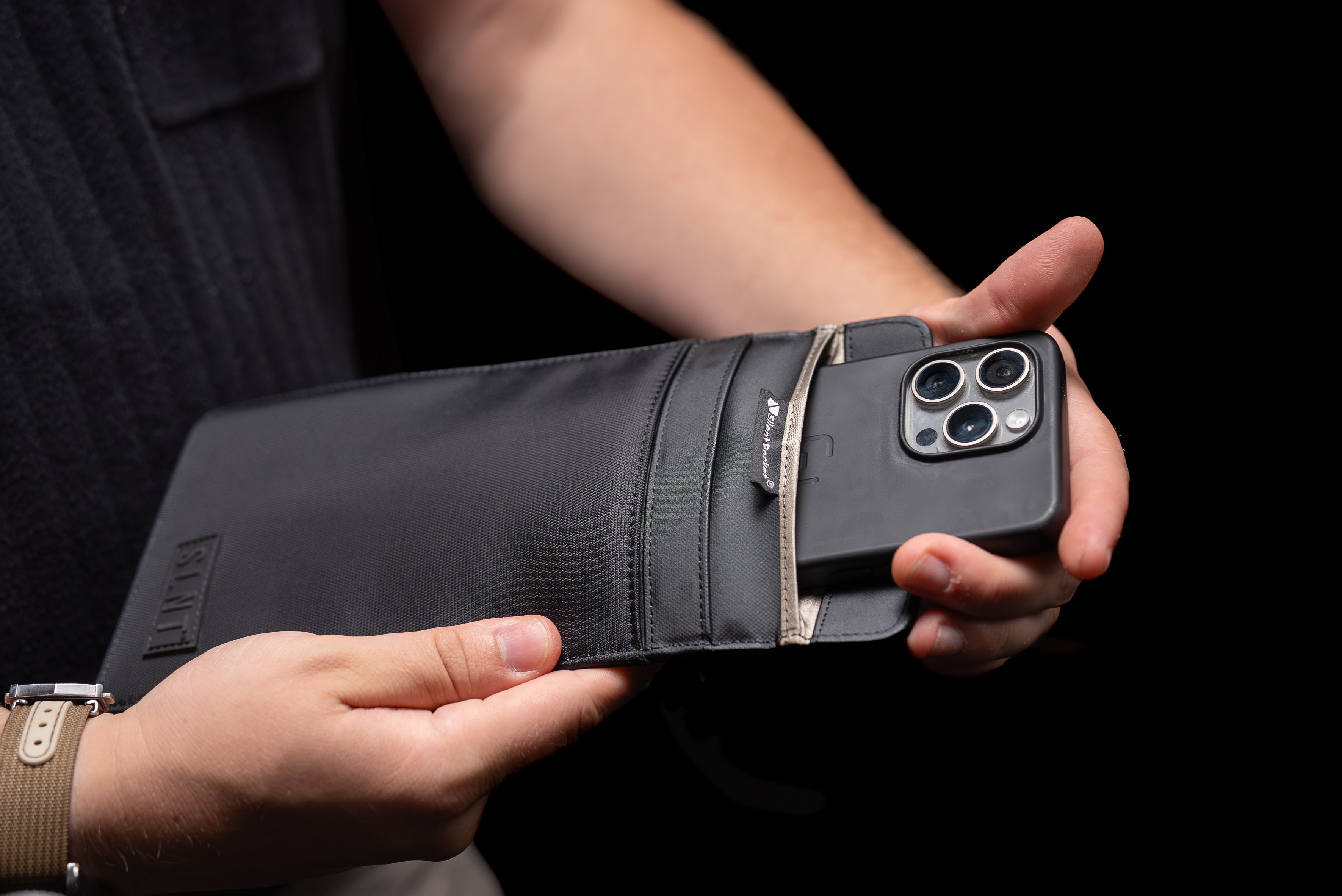 SLNT Faraday Phone Sleeve