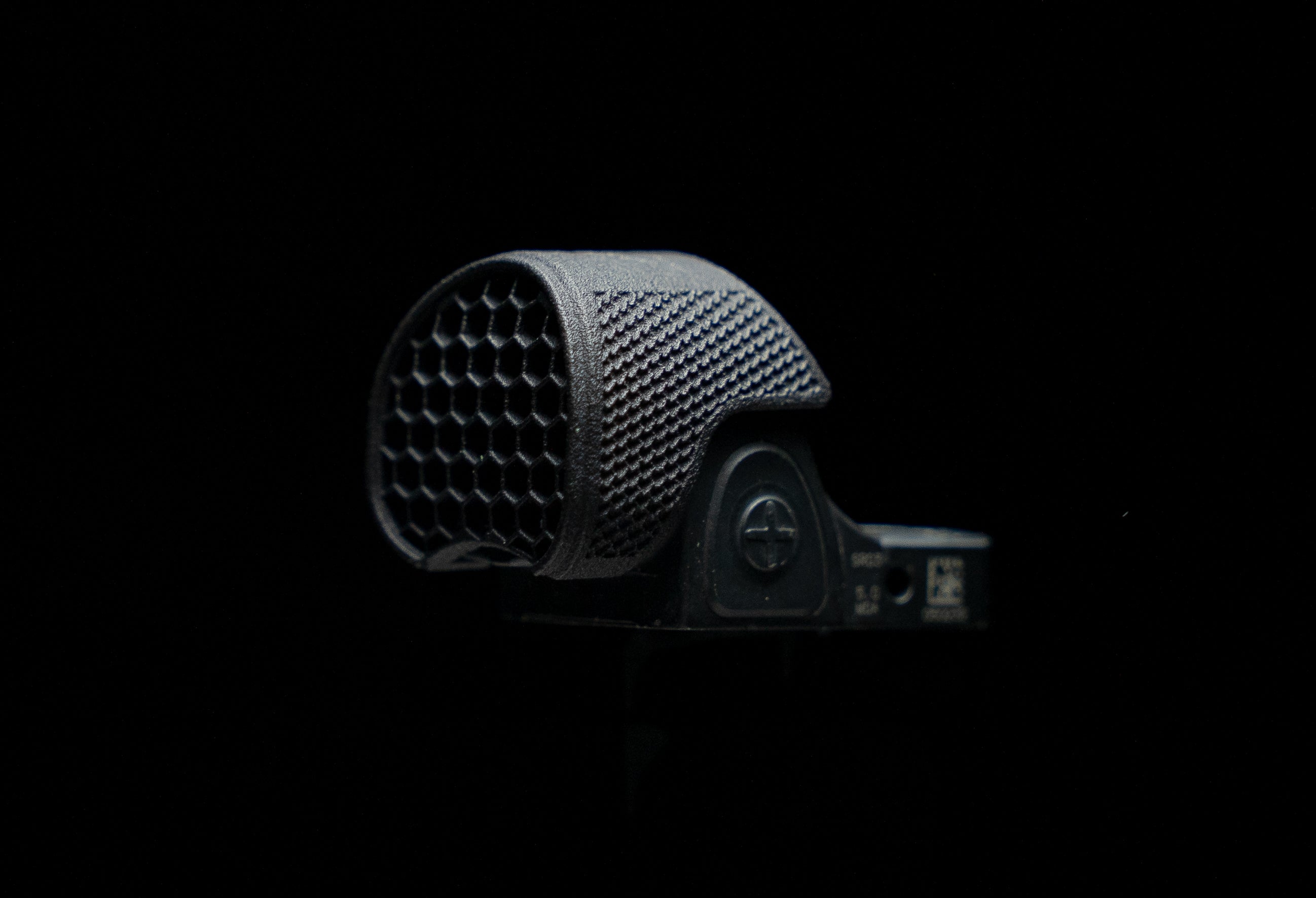Trijicon SRO HexCap™ | Anti Reflection Device Scope Cover