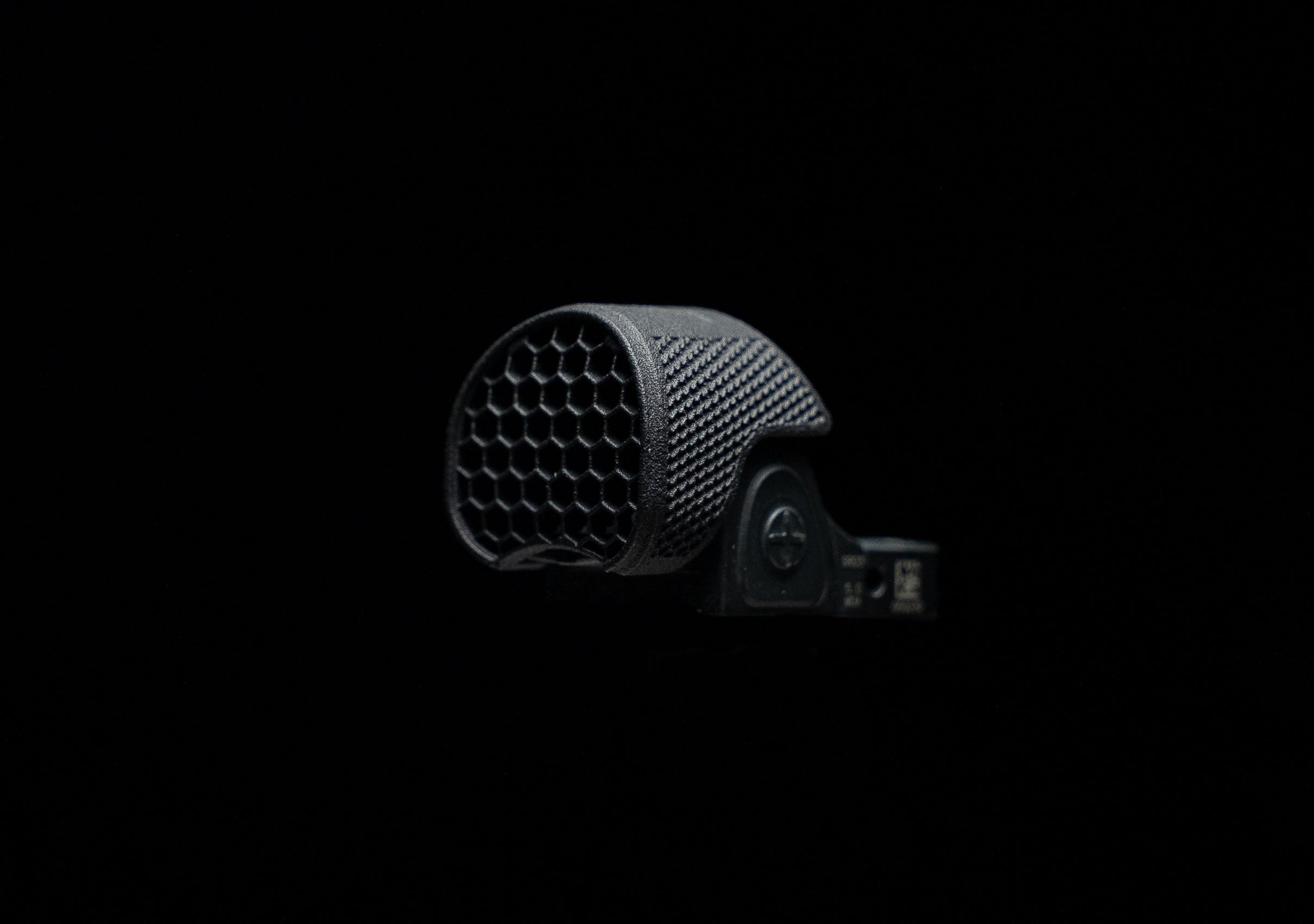 Trijicon SRO HexCap™ | Anti Reflection Device Scope Cover