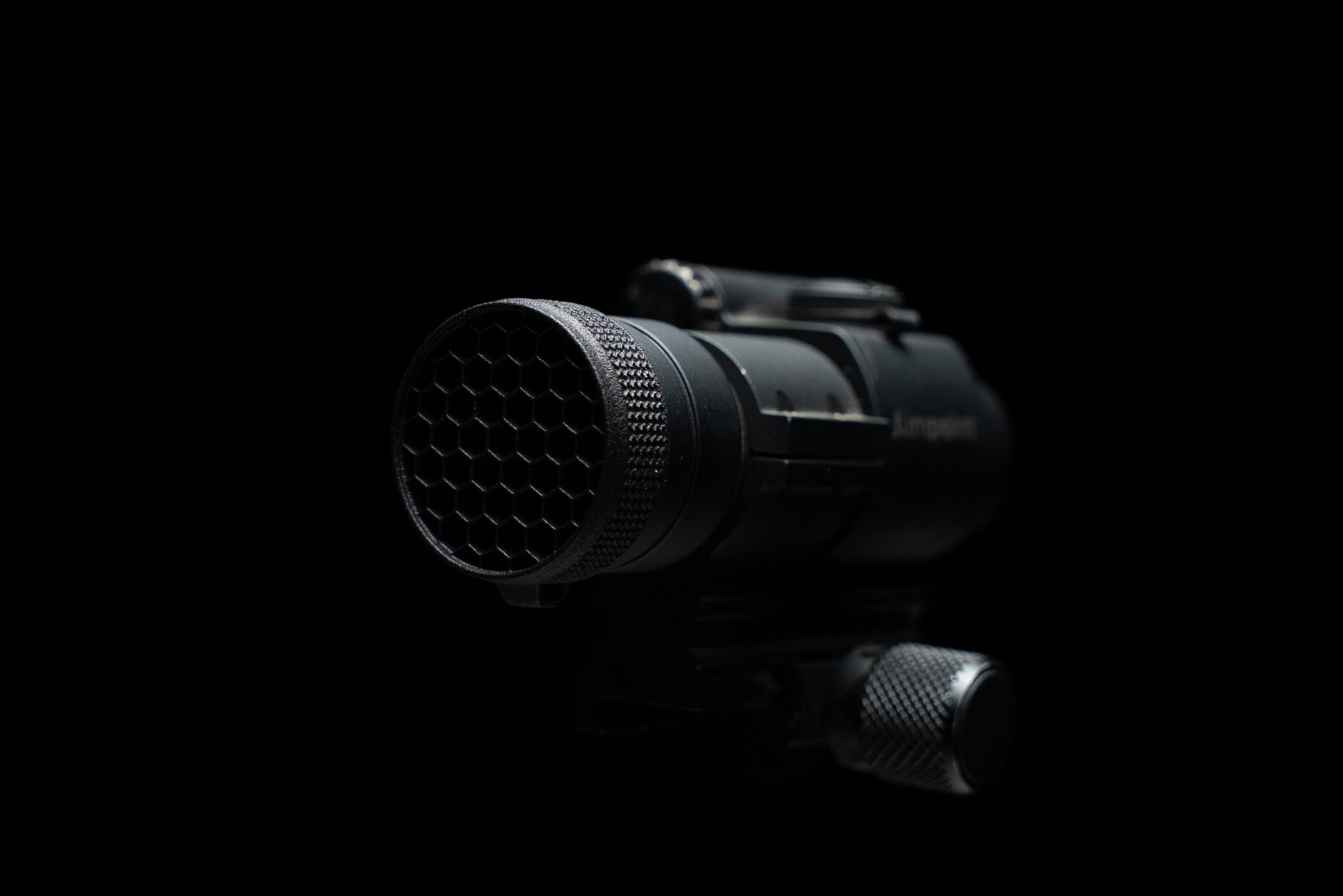 Aimpoint Macro HexCap™ | Anti Reflection Device Scope Cover