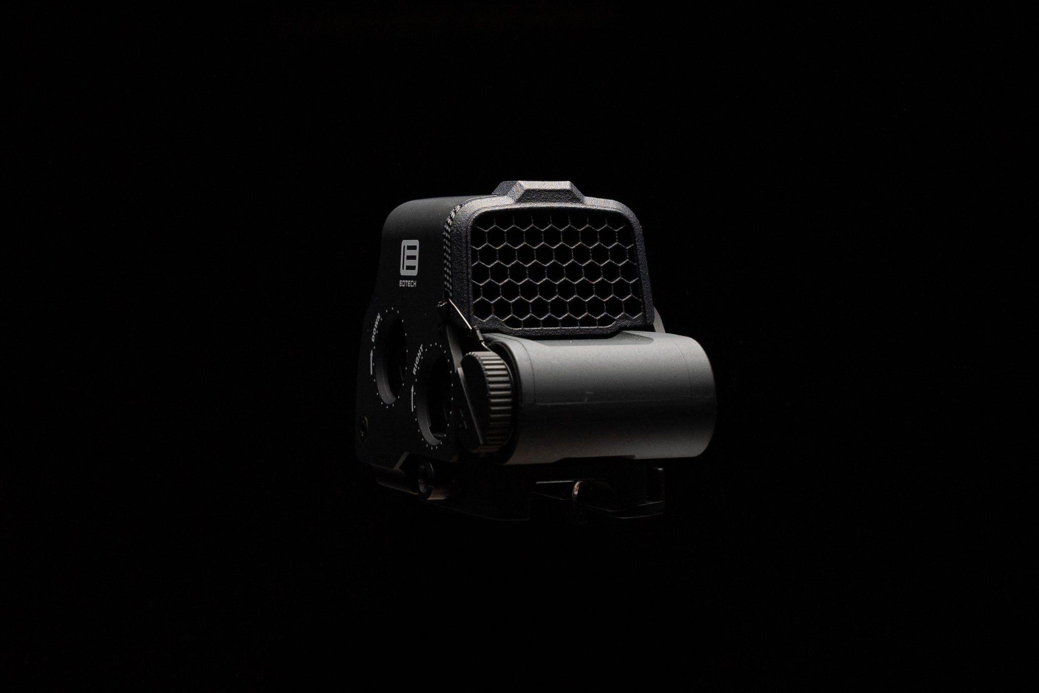 HexCap anti-reflection device kill flash scope cover mounted on EOTech XPS holographic sight