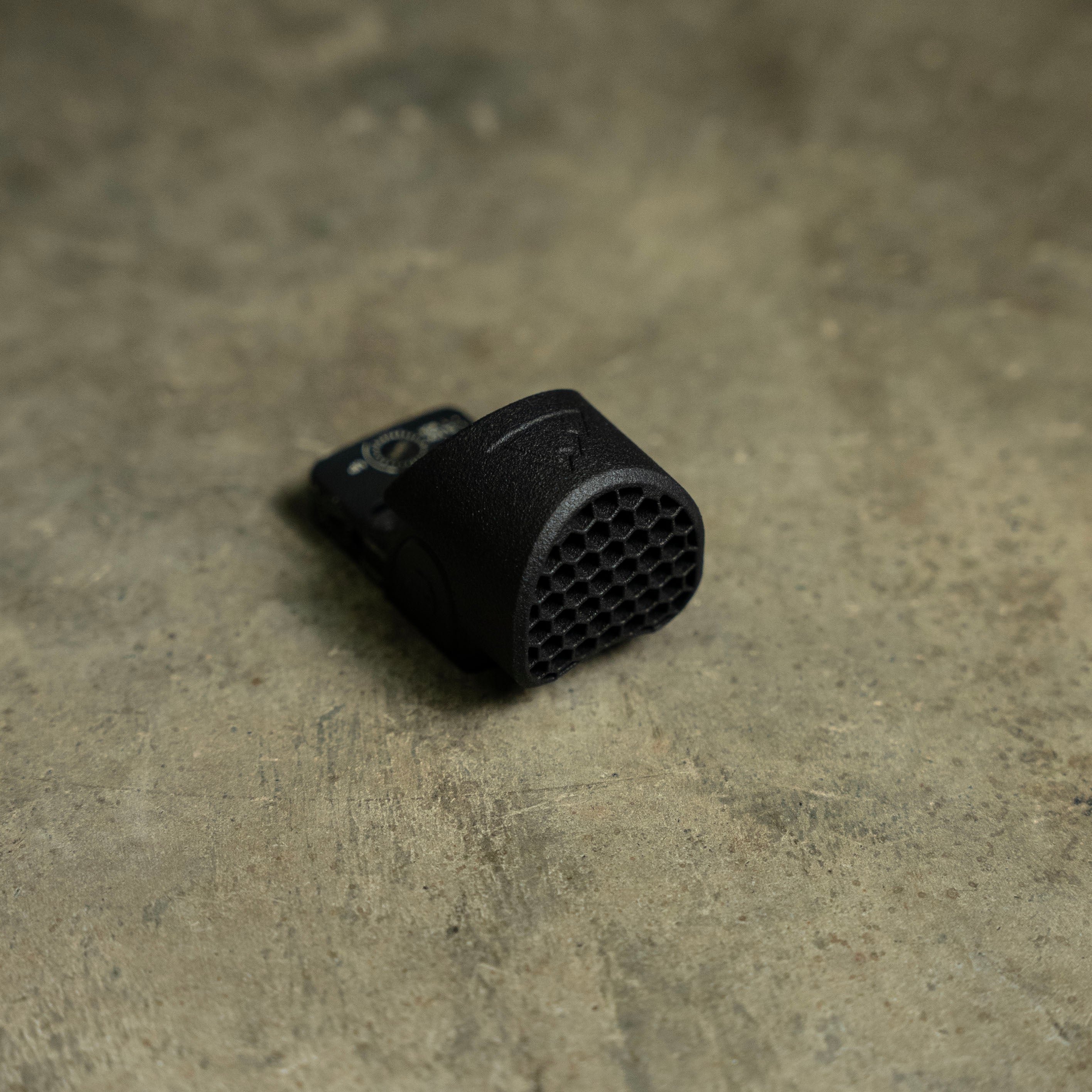 HexCap anti-reflection device kill flash scope cover mounted on Trijicon SRO red dot sight